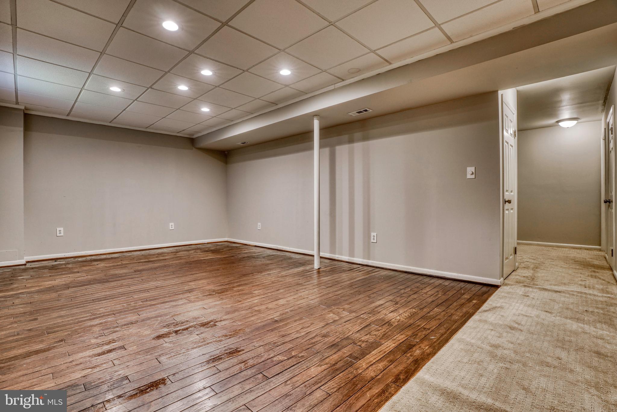 MEADOW WOODS - Residential