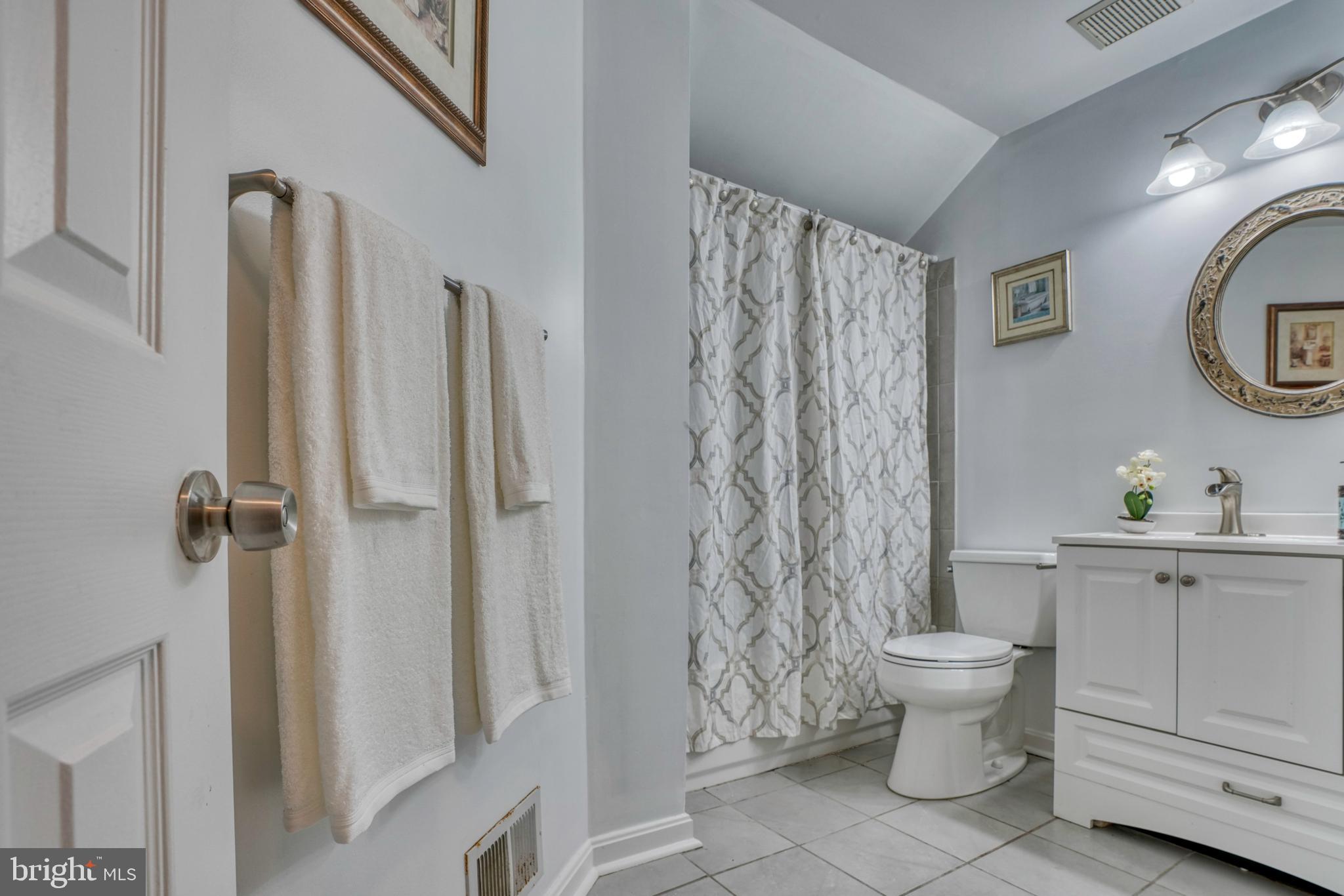 MEADOW WOODS - Residential