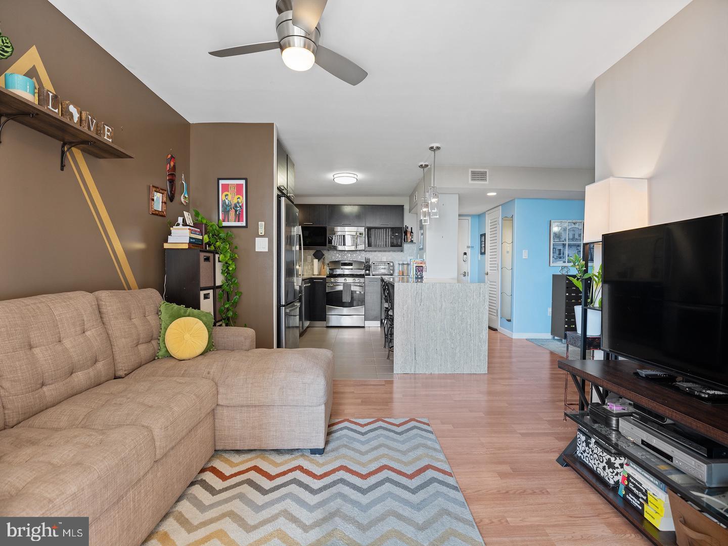 PRESIDENTIAL TOWERS - Residential Lease