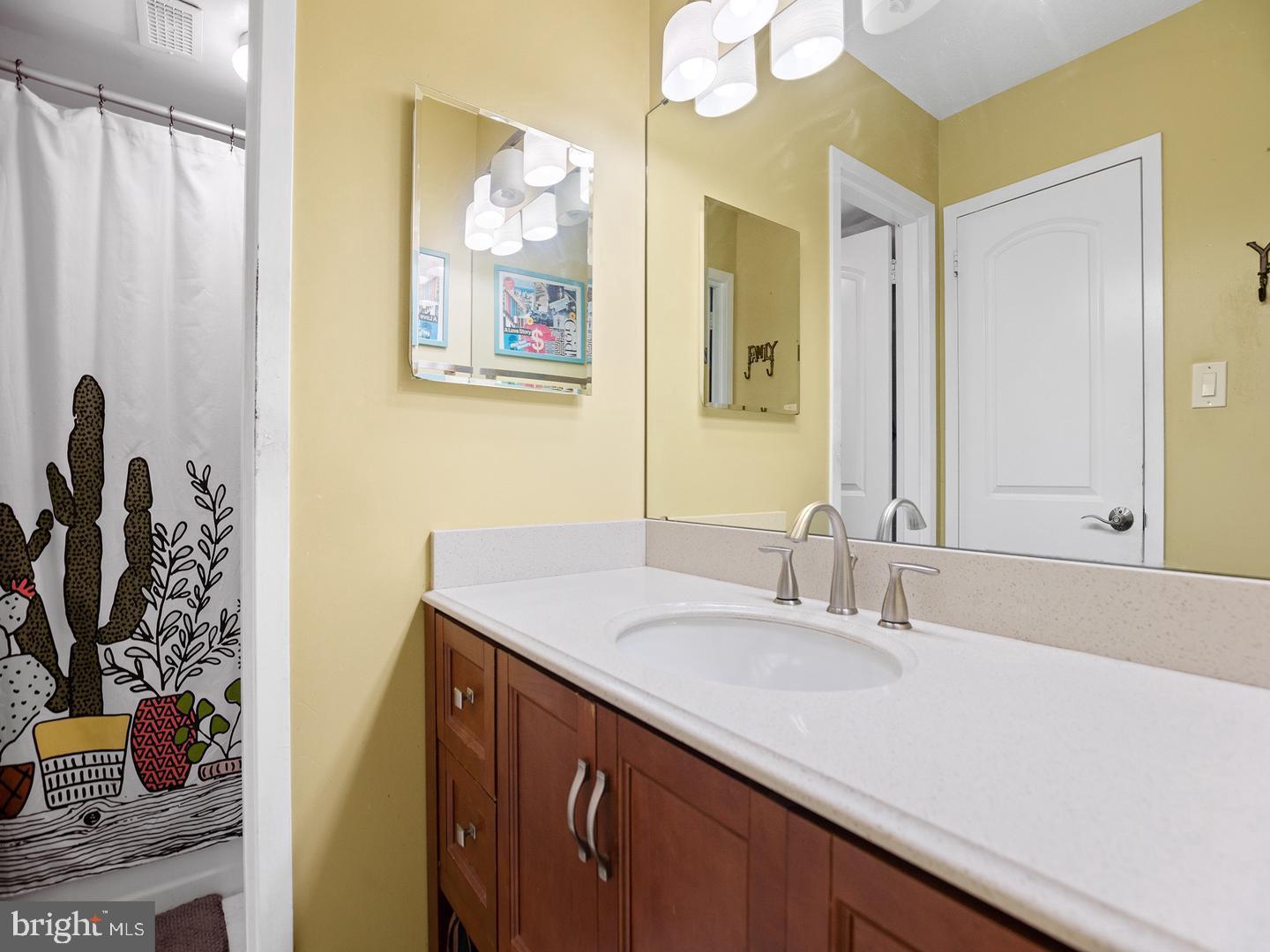 PRESIDENTIAL TOWERS - Residential Lease