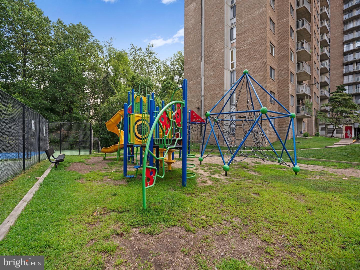 PRESIDENTIAL TOWERS - Residential Lease