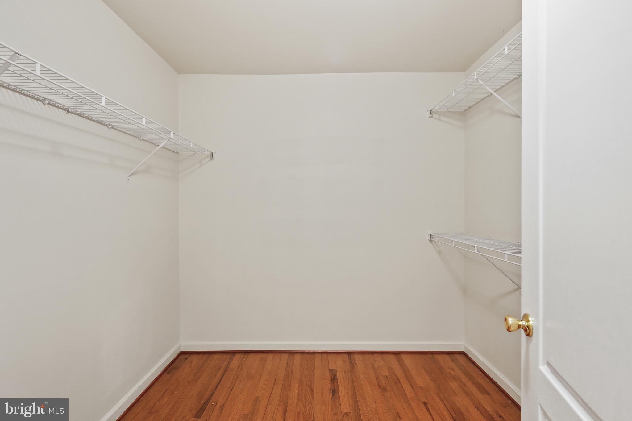 COLONIAL PARK - Residential