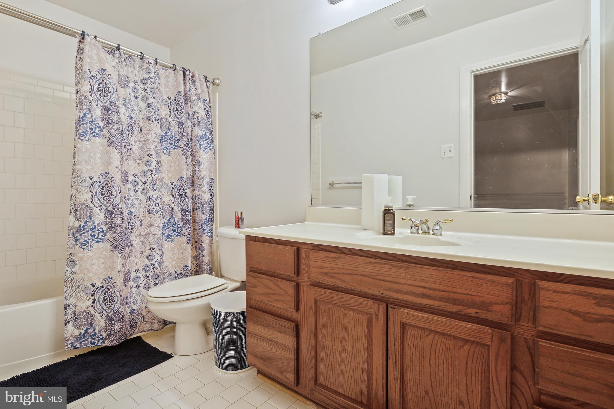 COLONIAL PARK - Residential