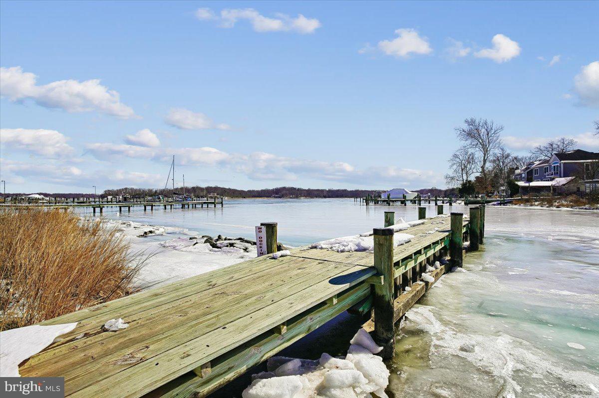 WOODLAND BEACH - Residential