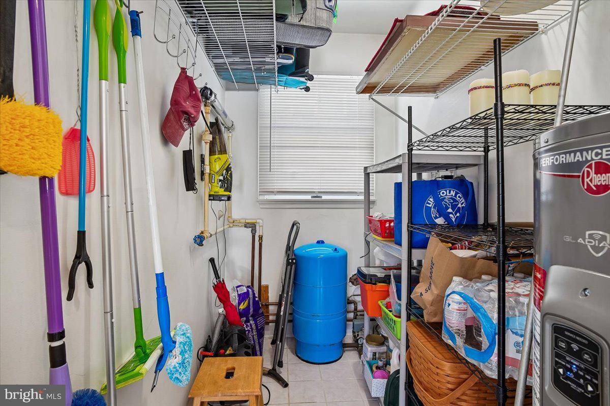 WOODLAND BEACH - Residential