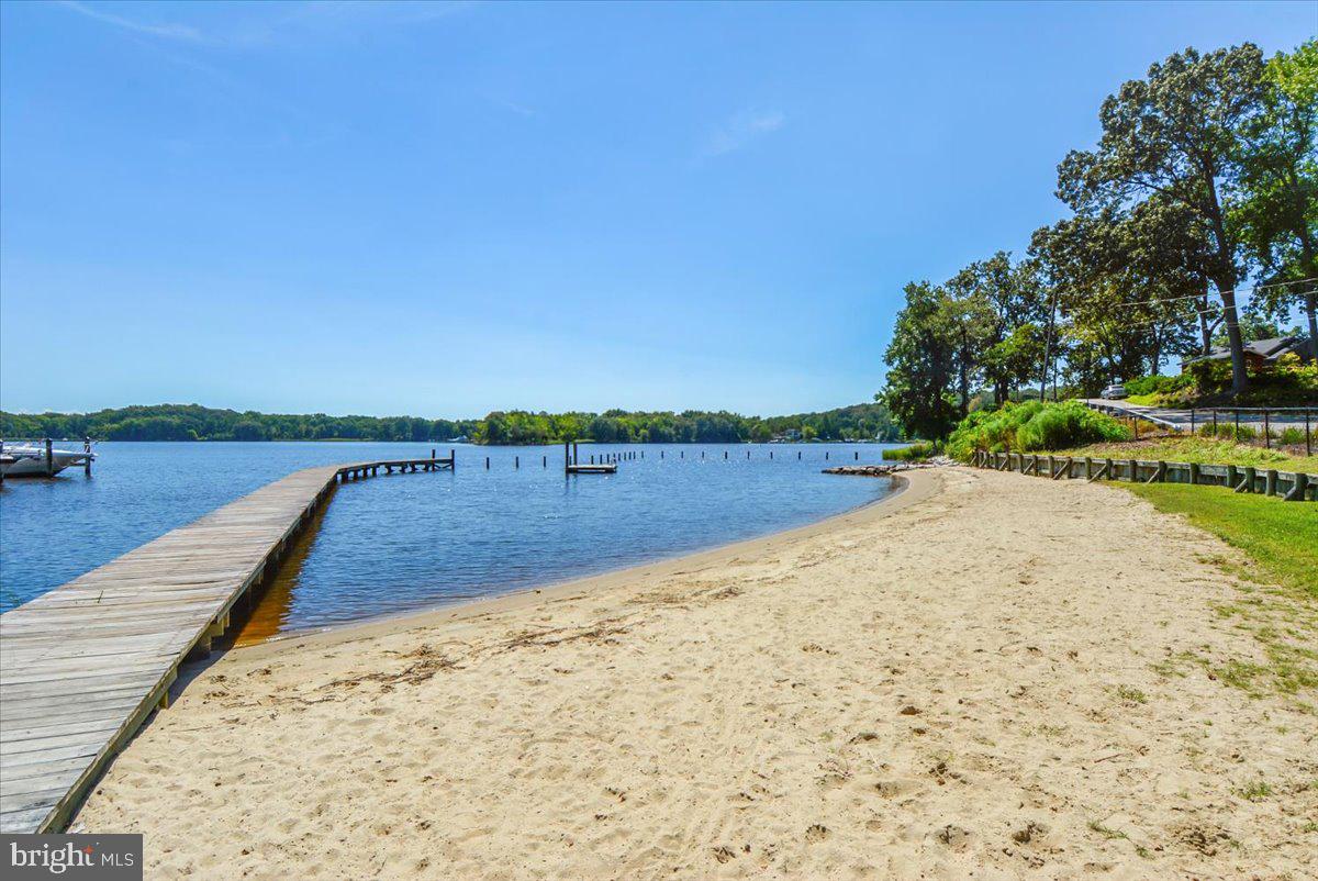 WOODLAND BEACH - Residential