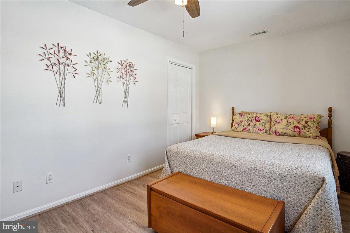 WOODLAND BEACH - Residential