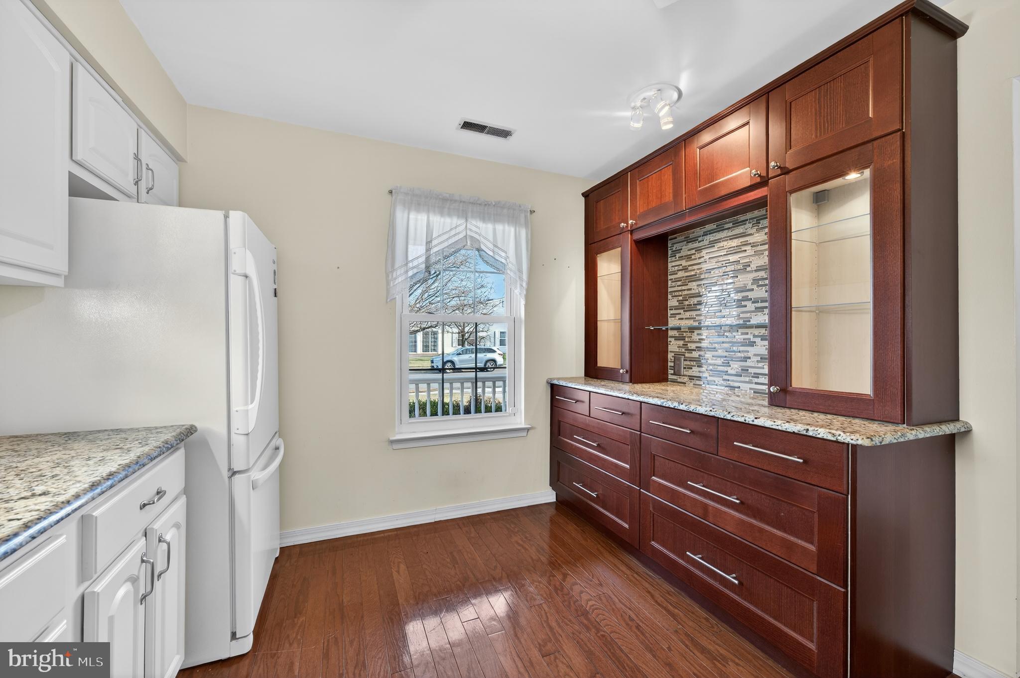 17 WHITE STONE COURT