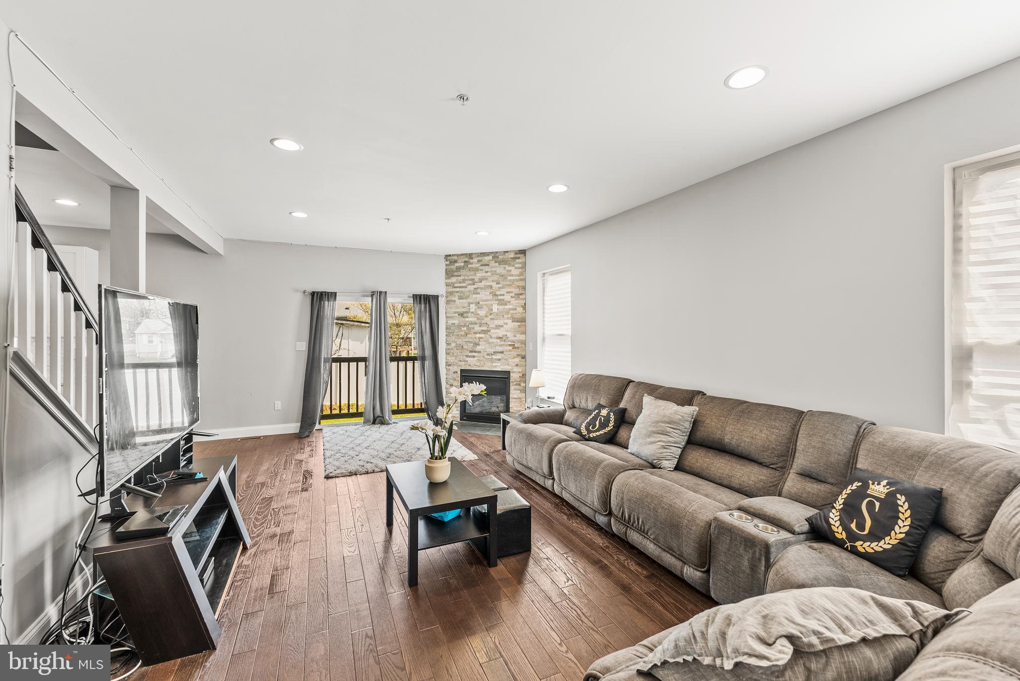 BRIGHTON - Residential