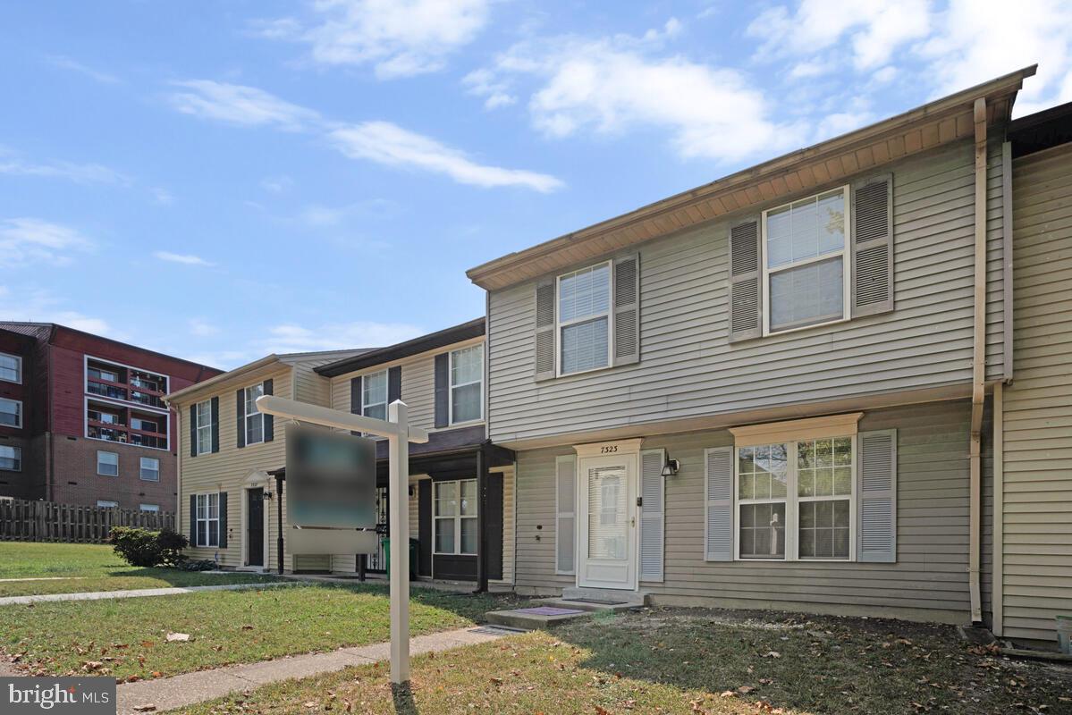 CLINTON PLAZA TOWNHOUSES - Residential