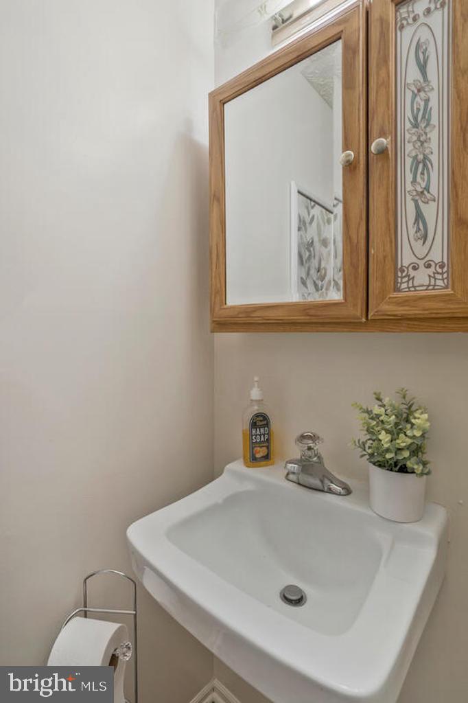 CLINTON PLAZA TOWNHOUSES - Residential