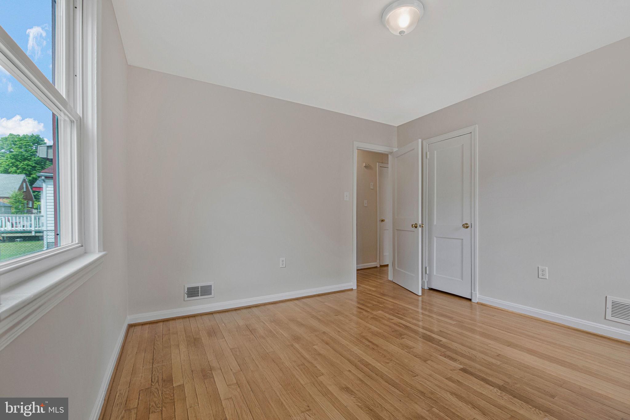 RIVERDALE PARK - Residential