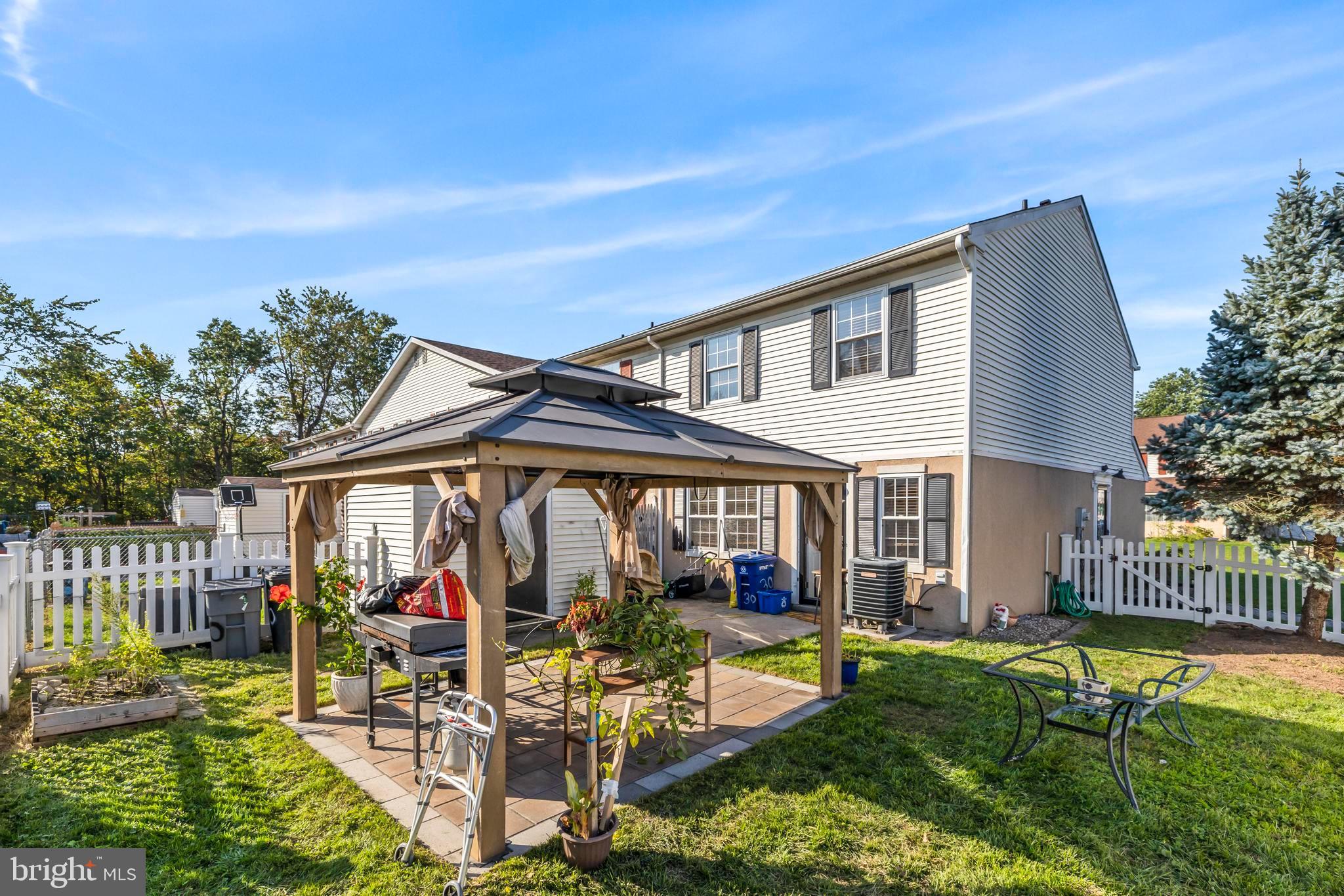 QUAKER GREEN - Residential