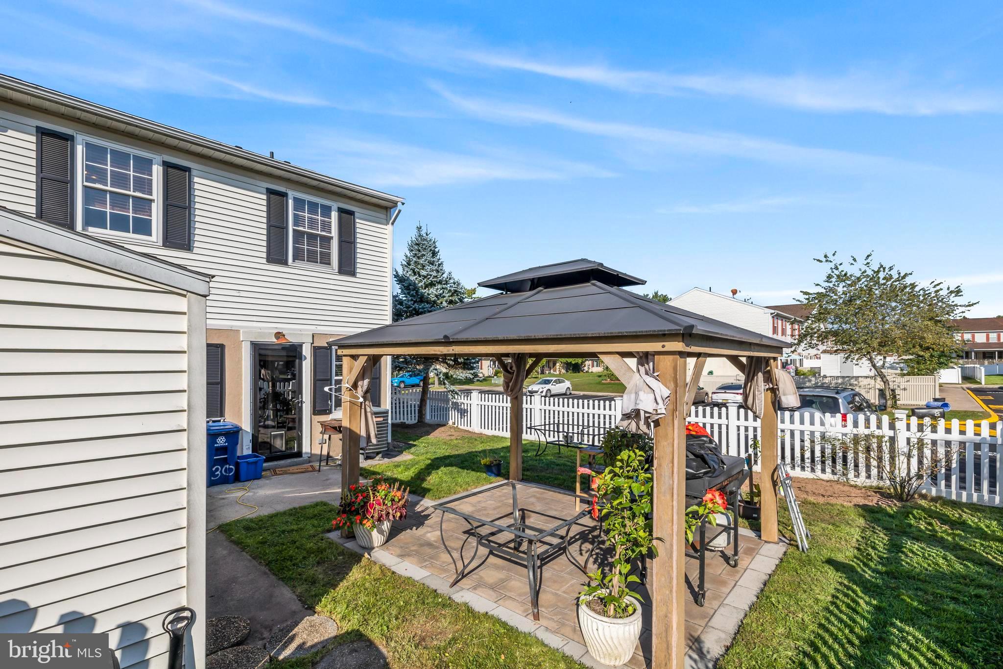 QUAKER GREEN - Residential