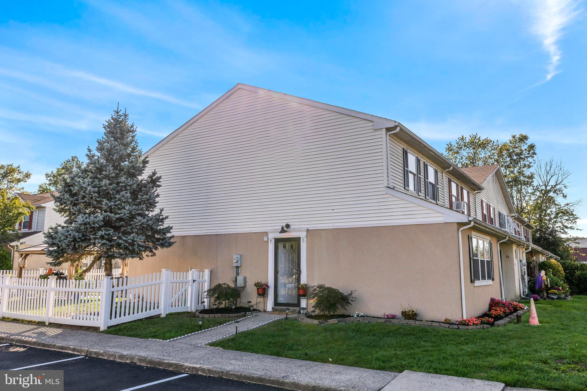 QUAKER GREEN - Residential