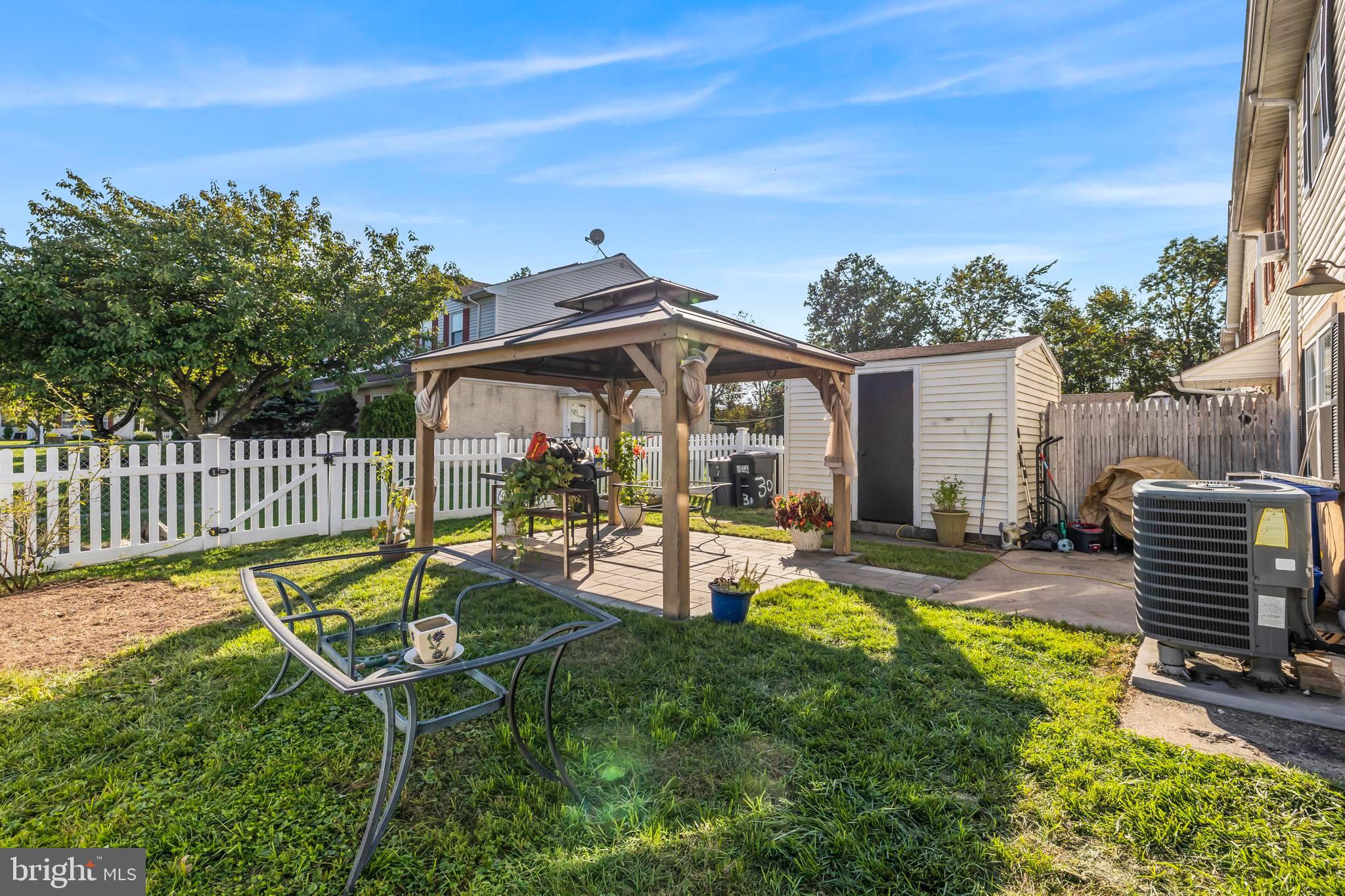 QUAKER GREEN - Residential