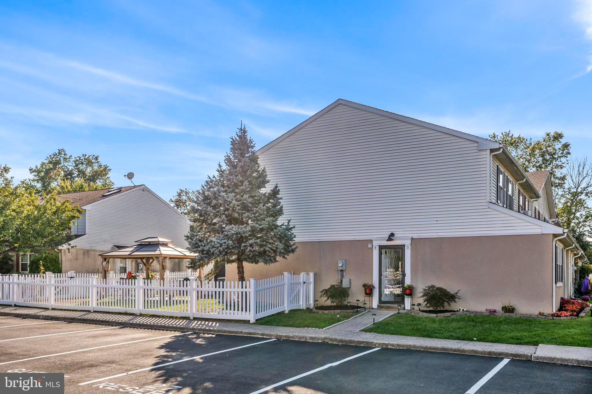 QUAKER GREEN - Residential