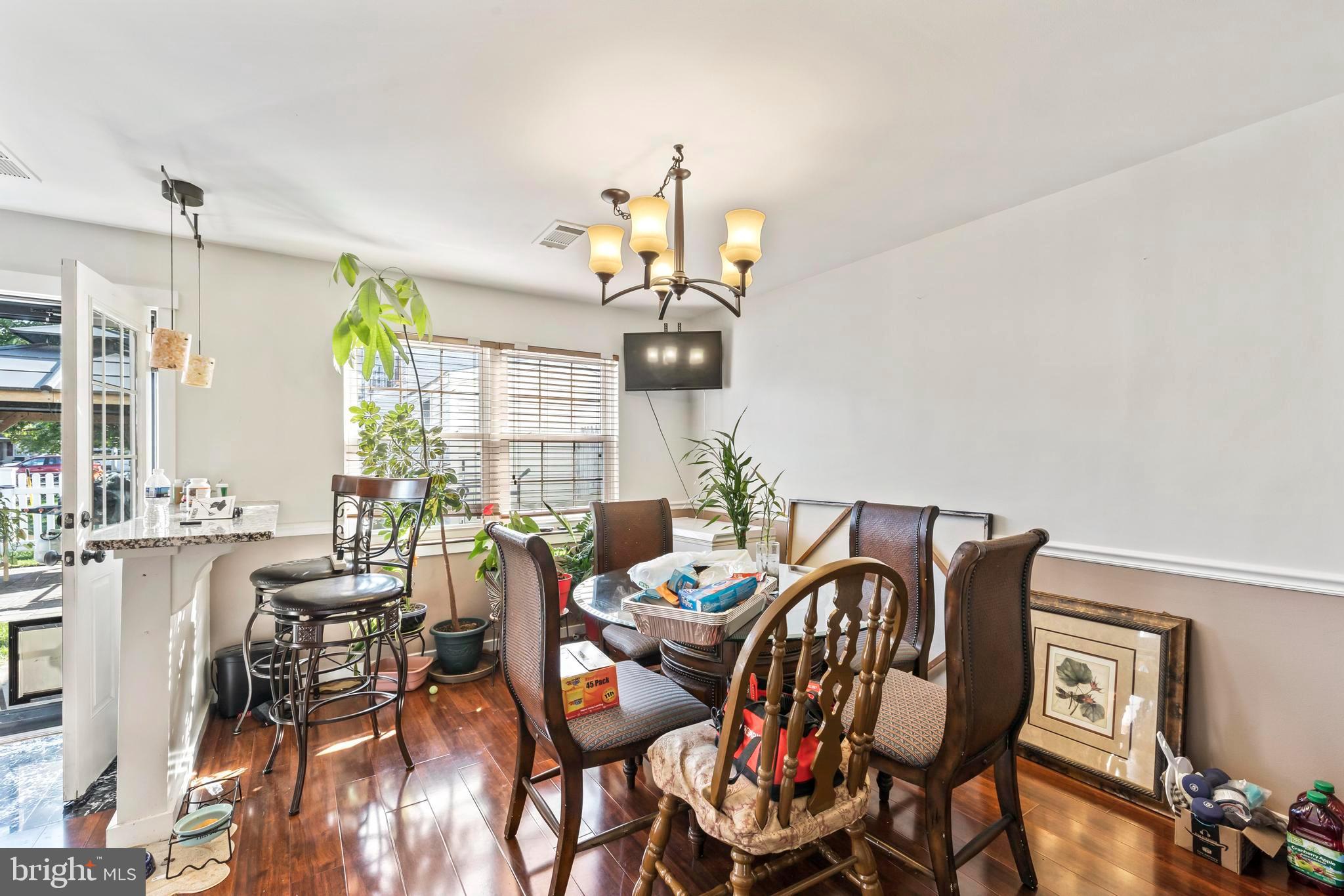 QUAKER GREEN - Residential