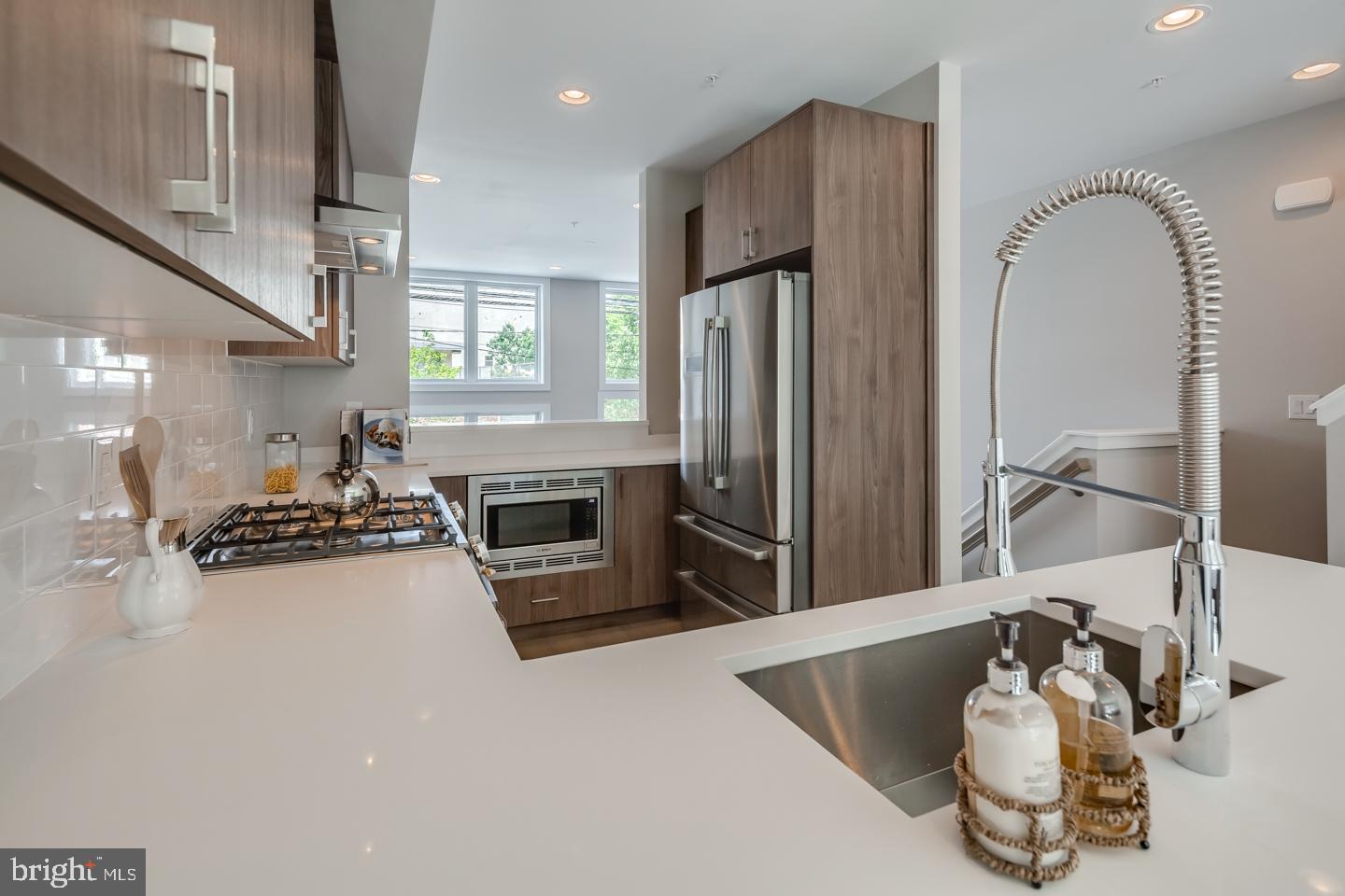 328 FAIRMOUNT AVENUE