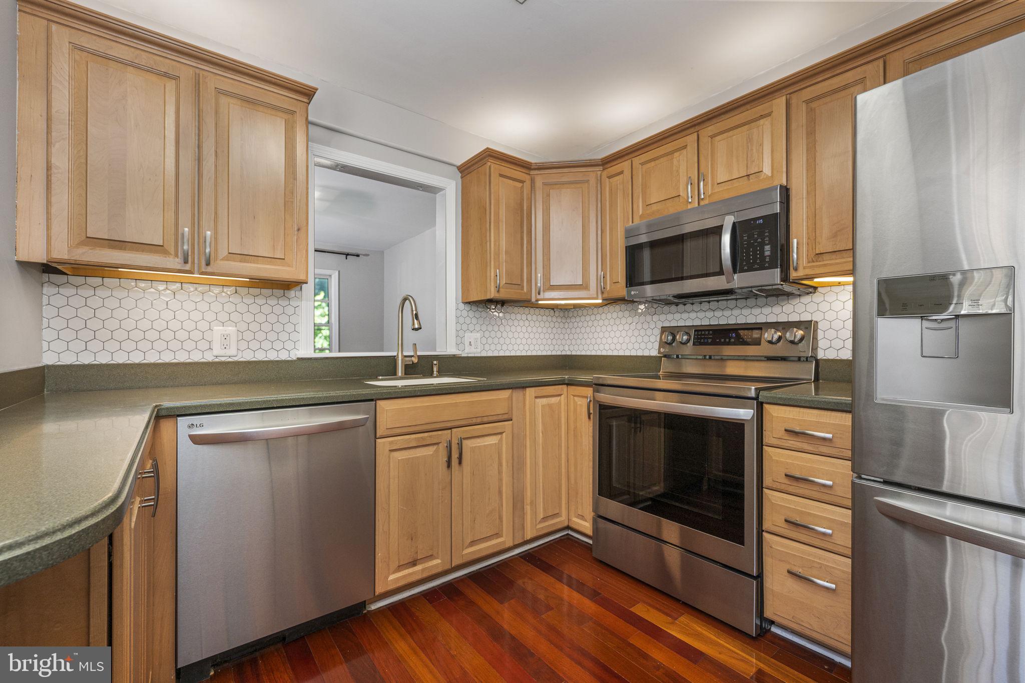 302 EVEREST CIRCLE 302