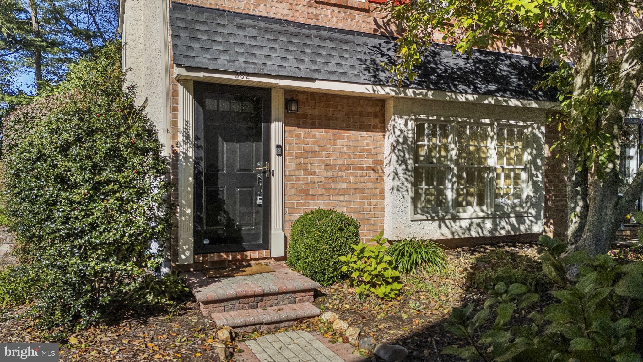 302 EVEREST CIRCLE 302