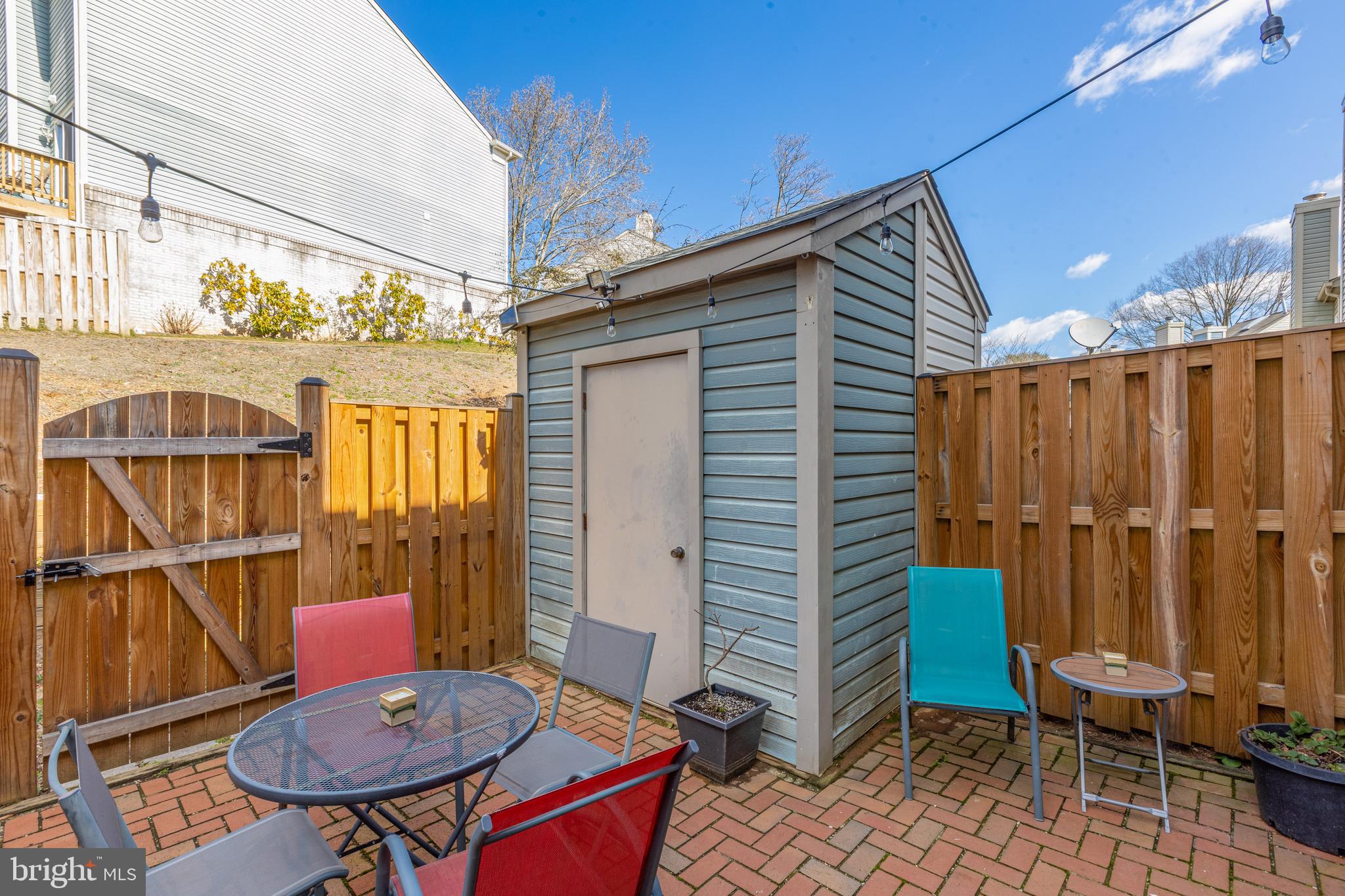 PINECREST - Residential