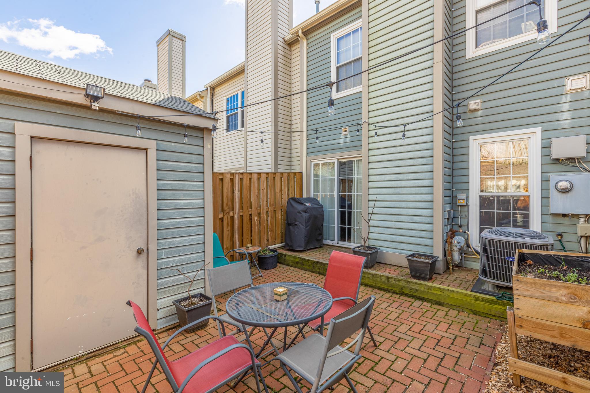 PINECREST - Residential