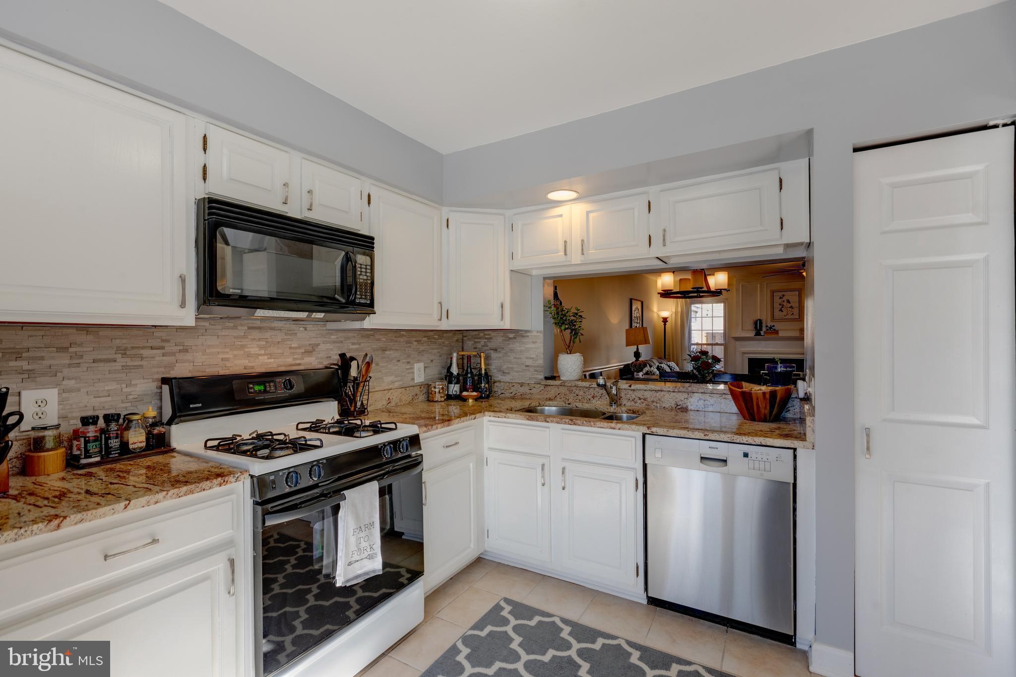 PINECREST - Residential