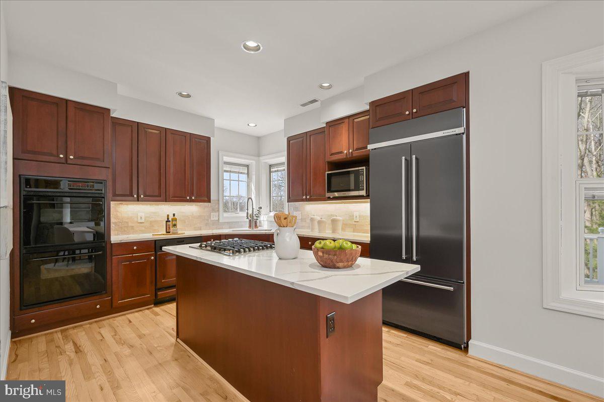 AYRLAWN - Residential