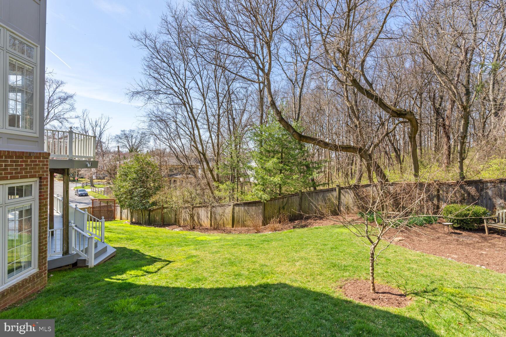 AYRLAWN - Residential