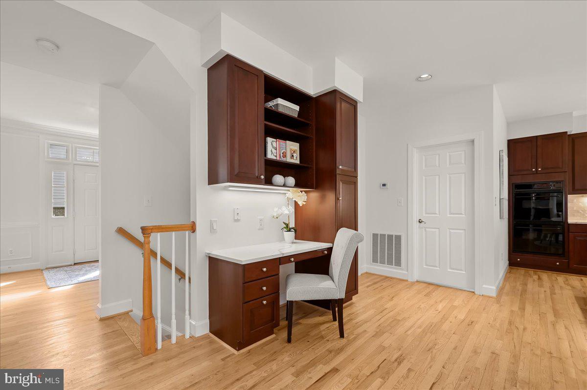 AYRLAWN - Residential