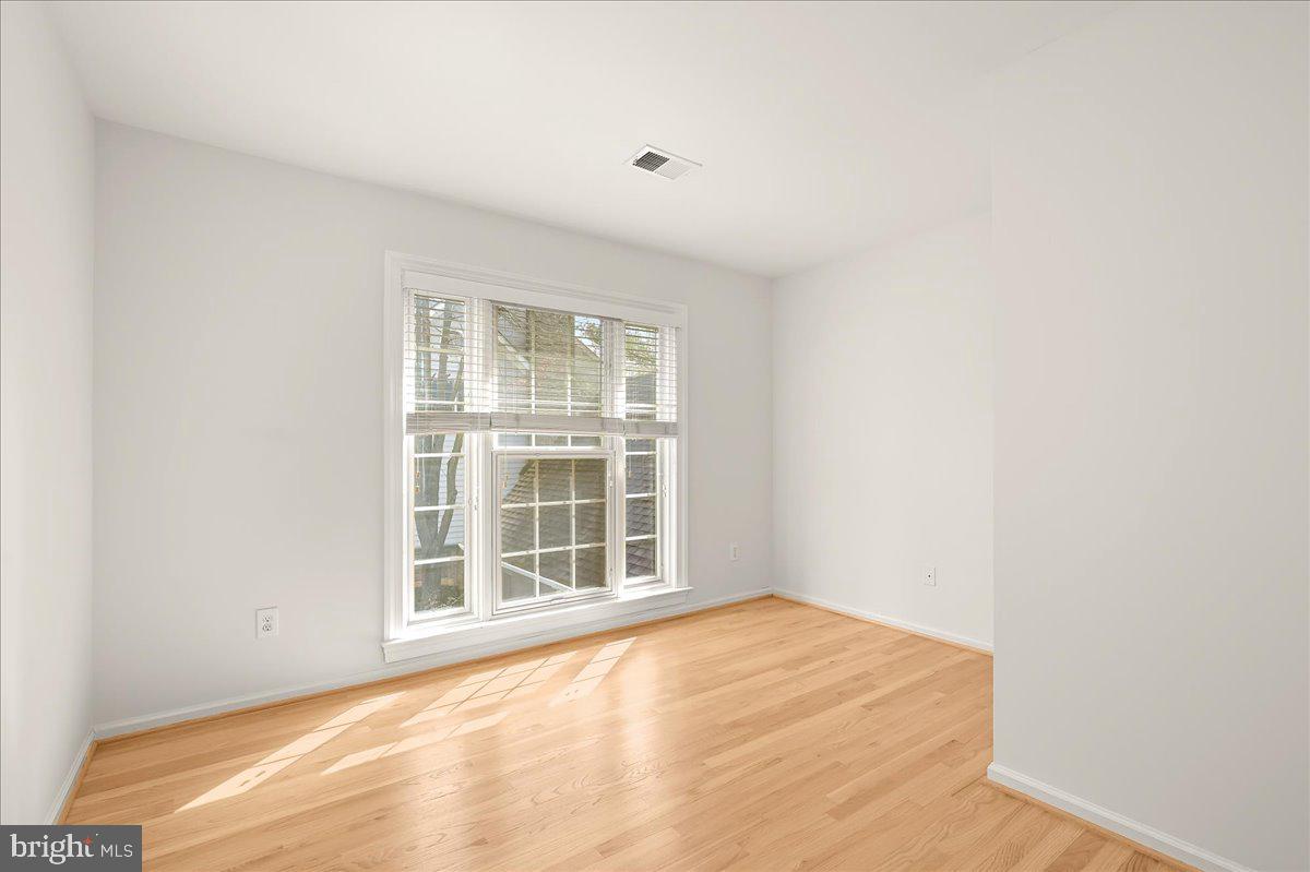 AYRLAWN - Residential