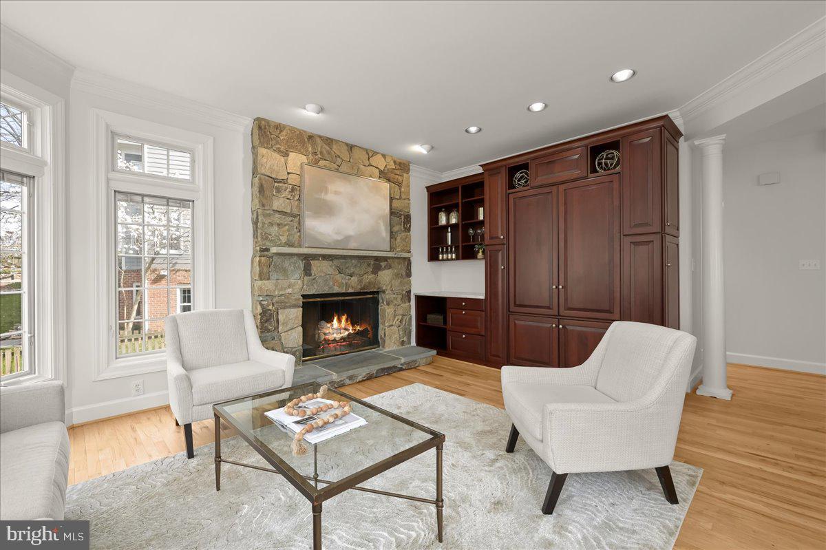 AYRLAWN - Residential