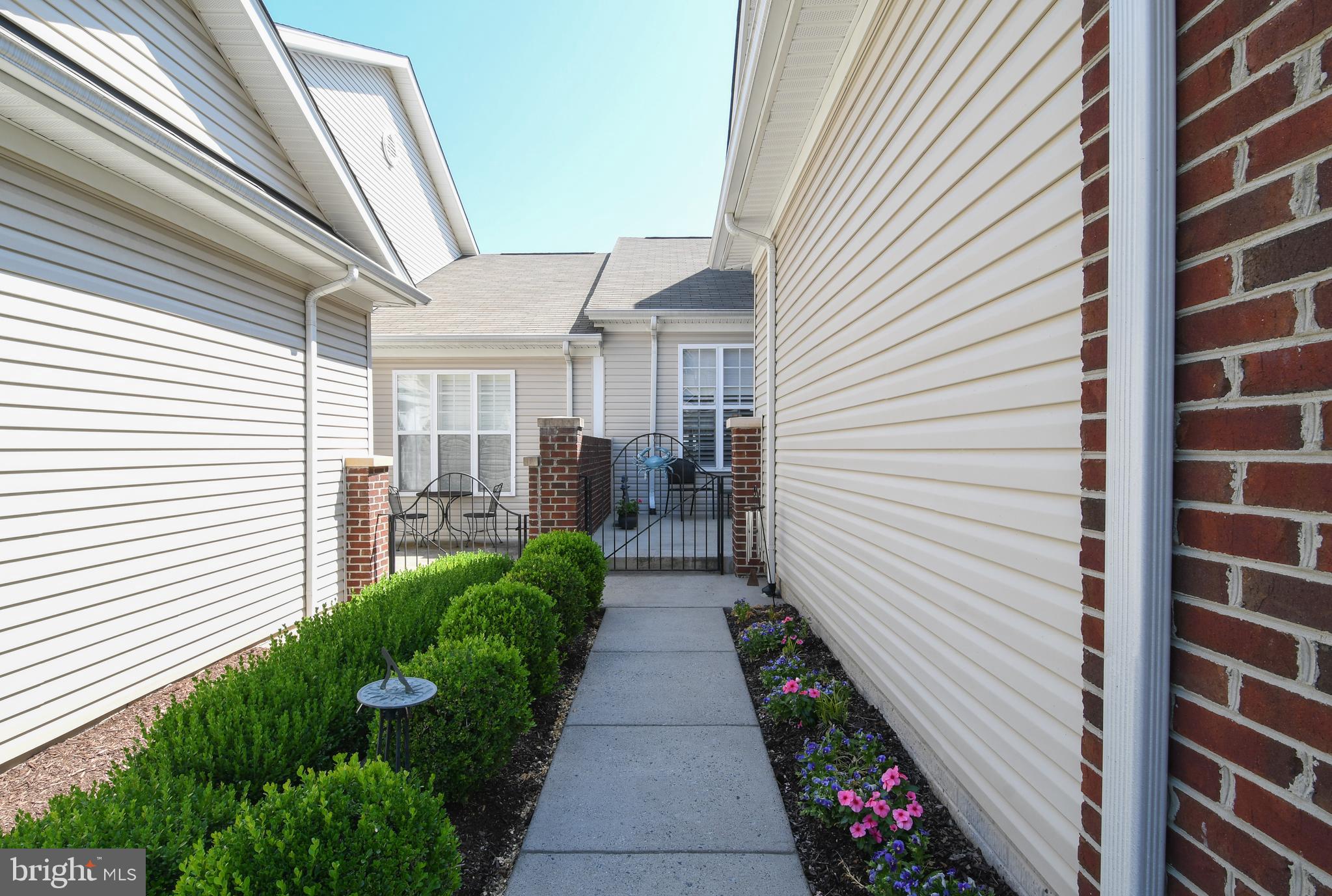 VILLAS AT SNOWDEN - Residential