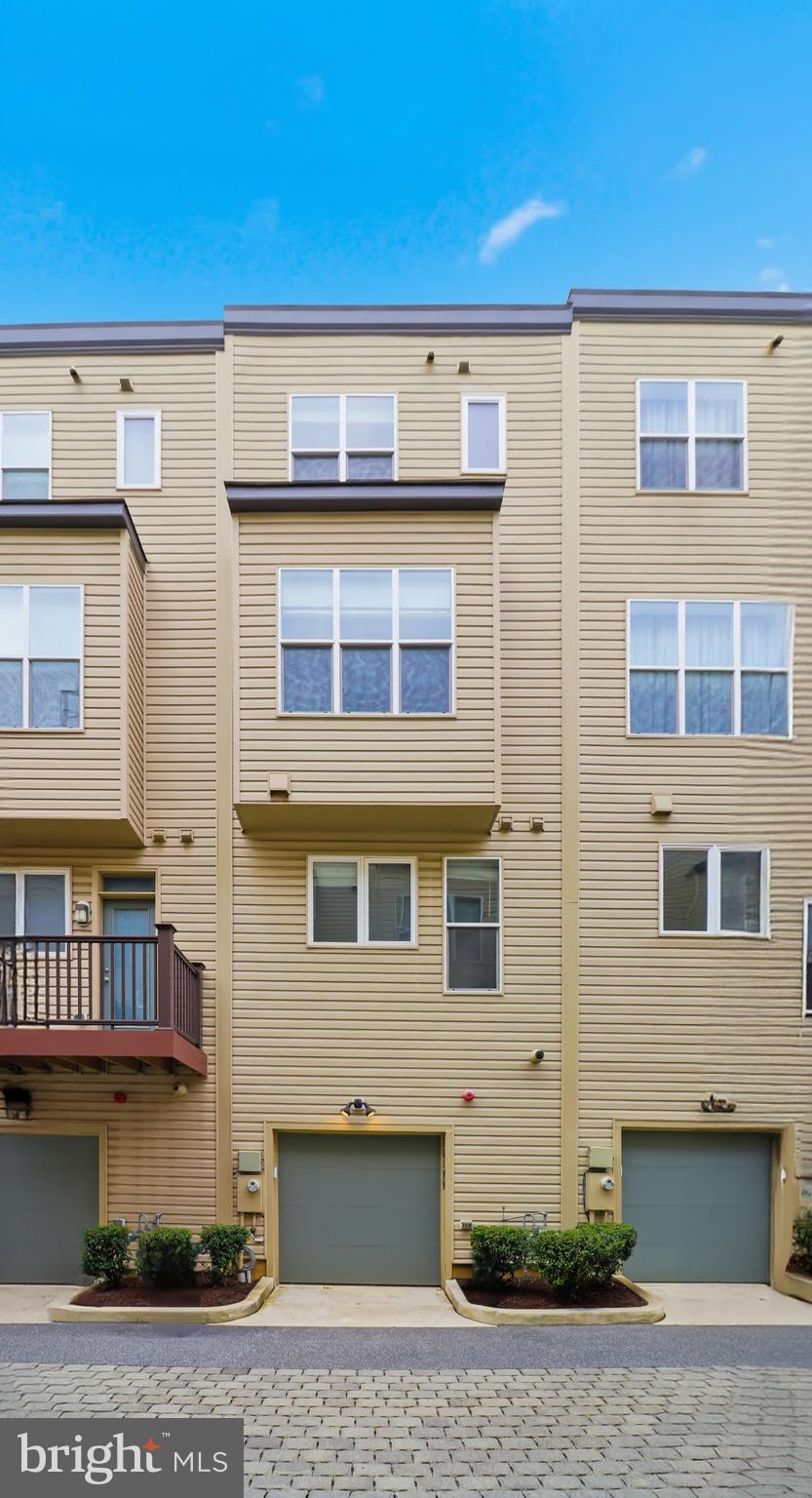 WESTSIDE AT SHADY GROVE - Residential