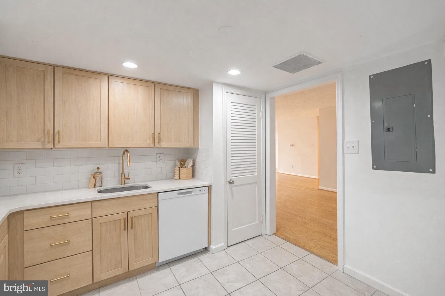 ARLINGTON - Residential