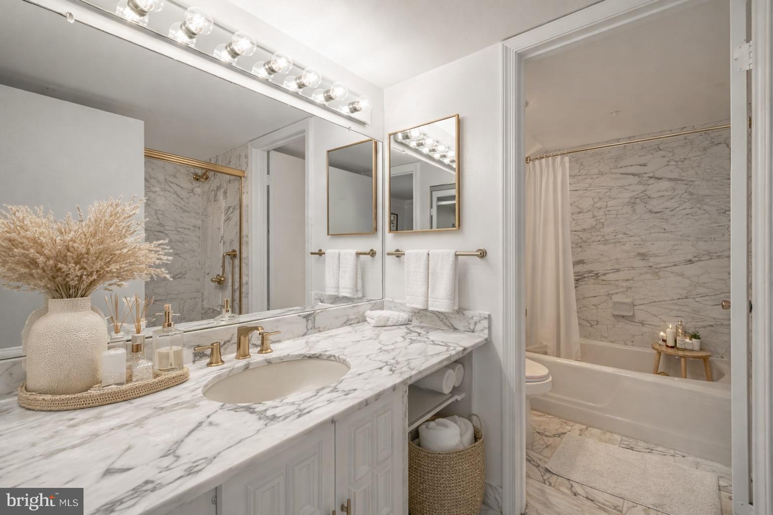 ARLINGTON - Residential