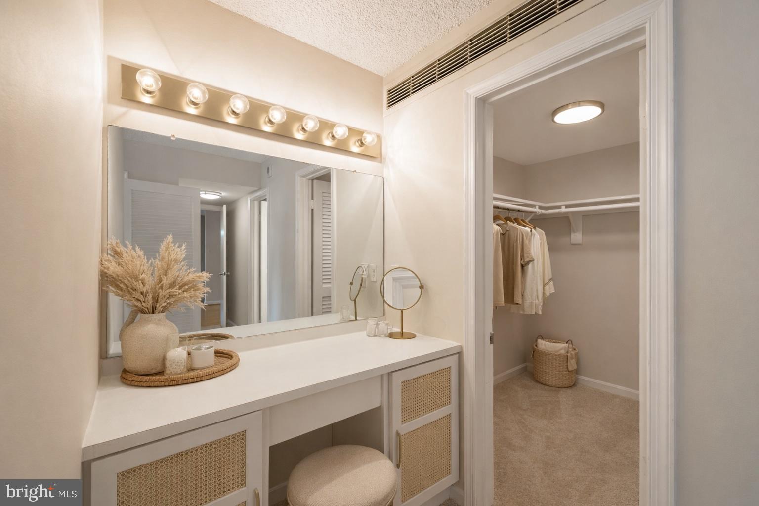 ARLINGTON - Residential