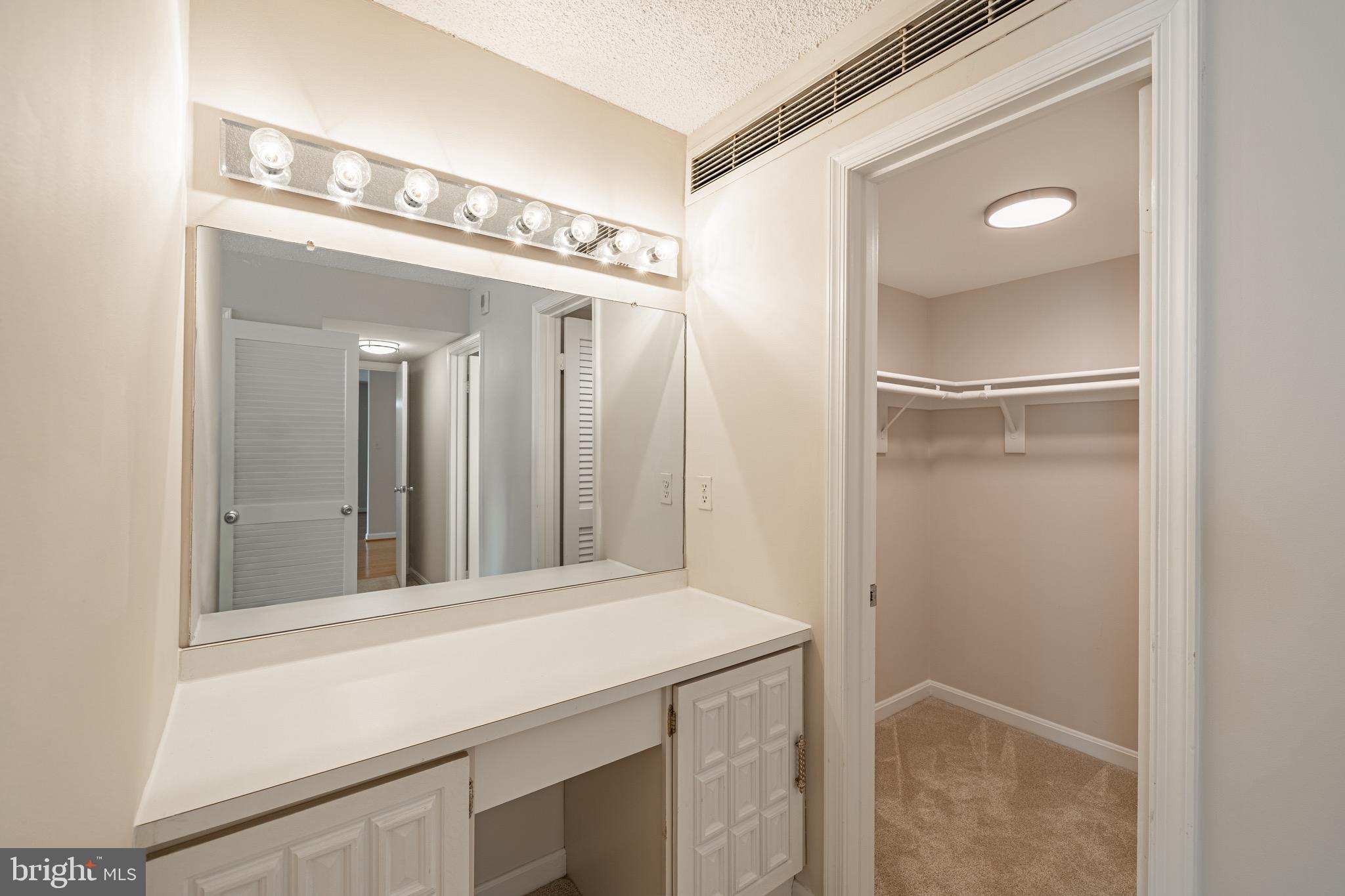 ARLINGTON - Residential