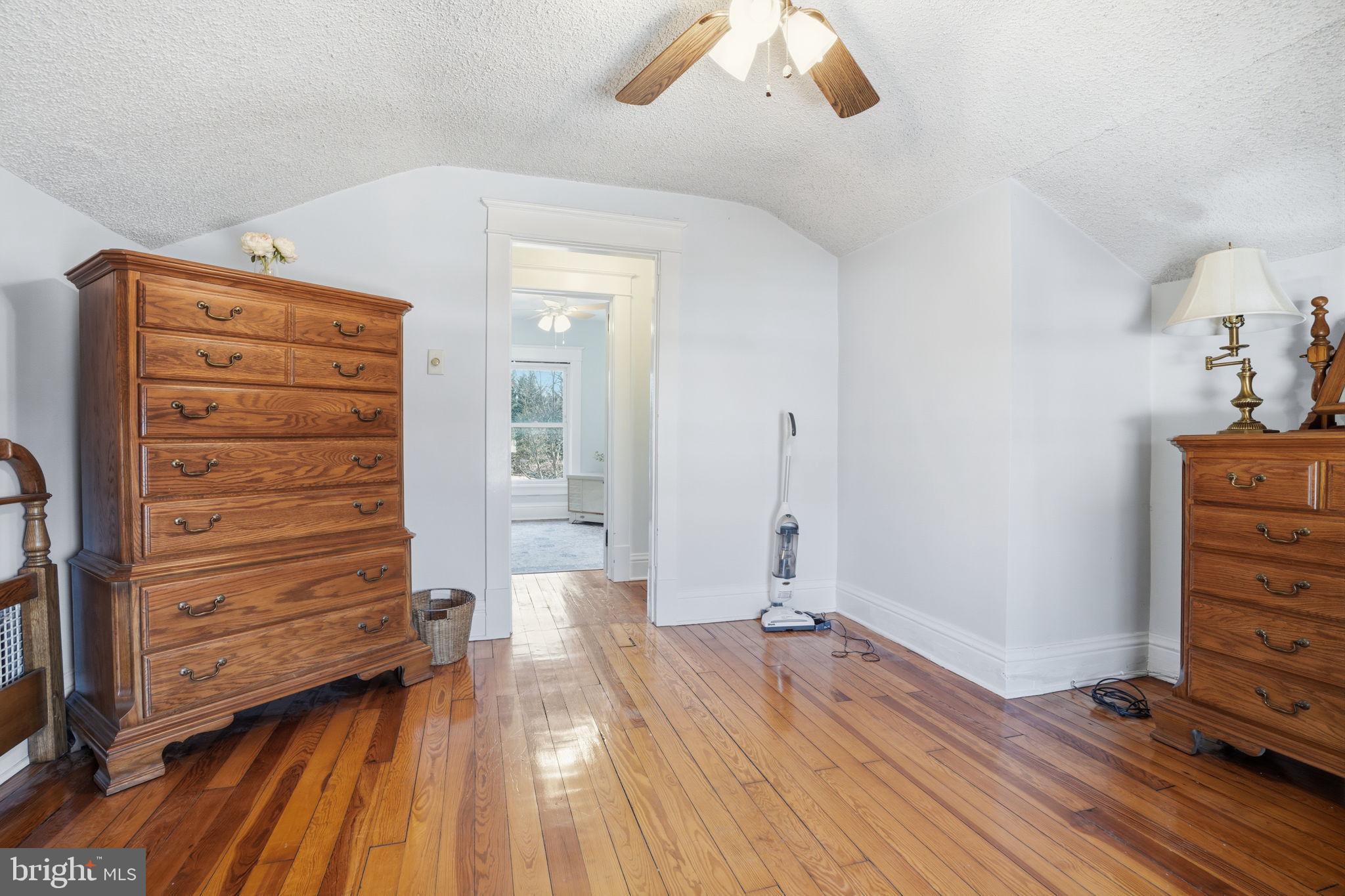 NEWPORTVILLE TERR - Residential