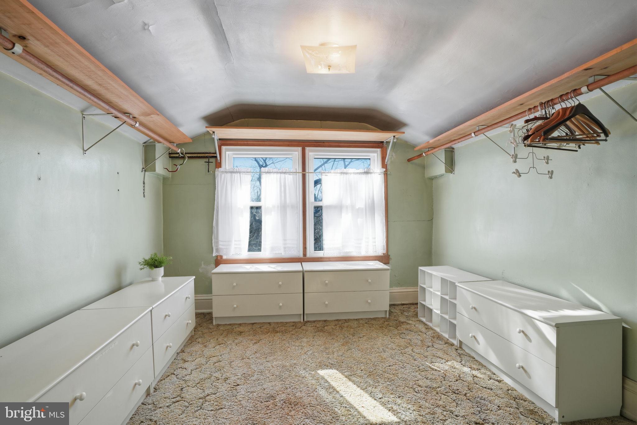 NEWPORTVILLE TERR - Residential