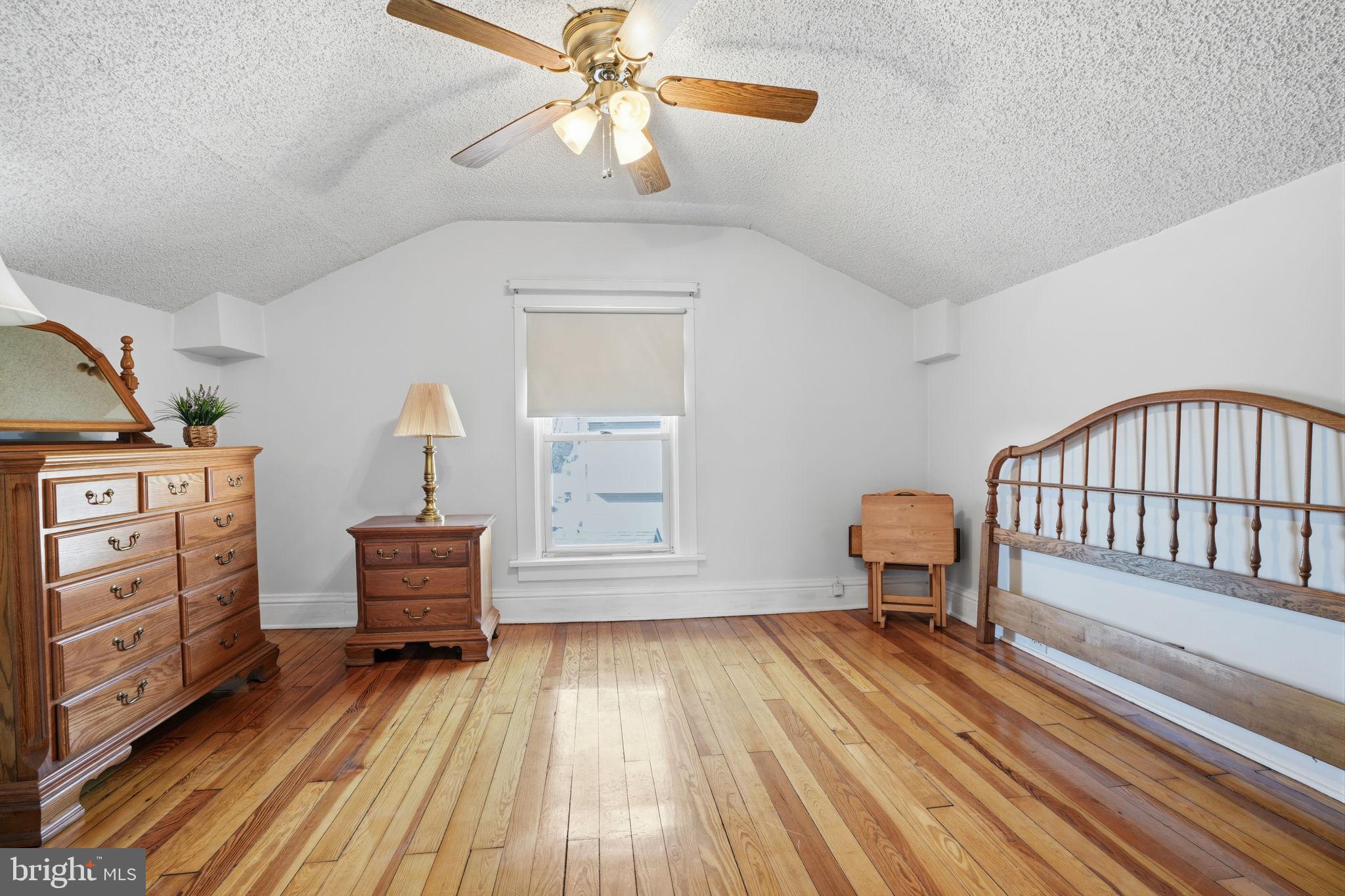 NEWPORTVILLE TERR - Residential