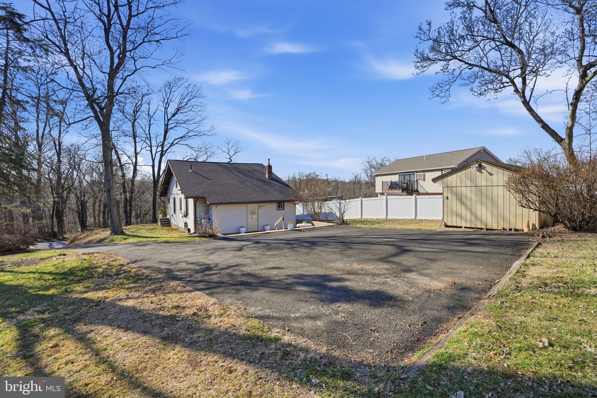 NEWPORTVILLE TERR - Residential