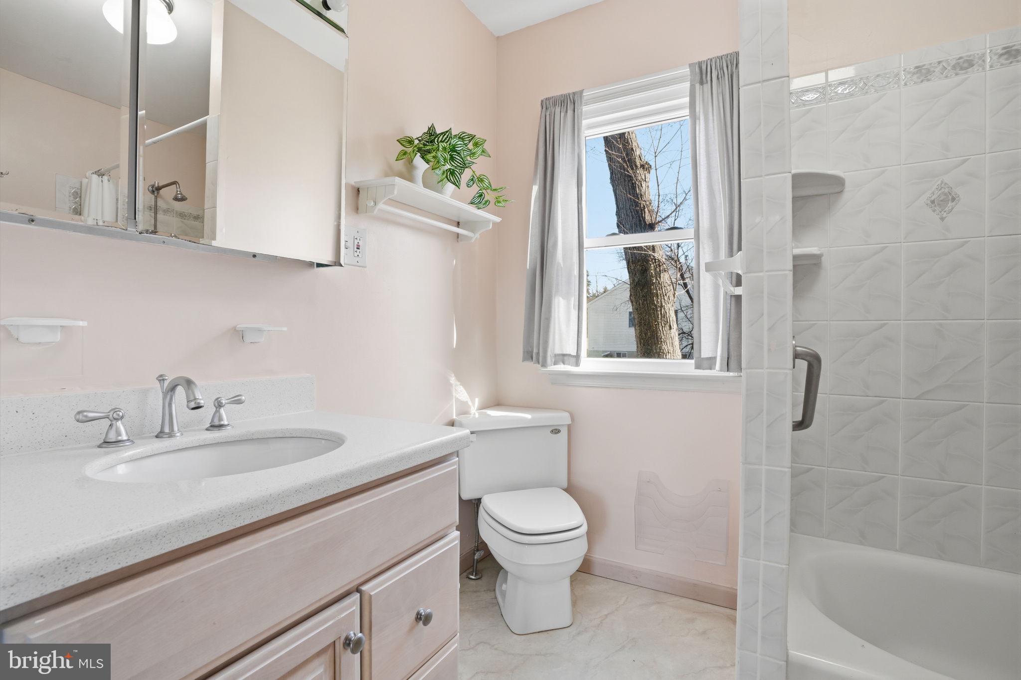 NEWPORTVILLE TERR - Residential