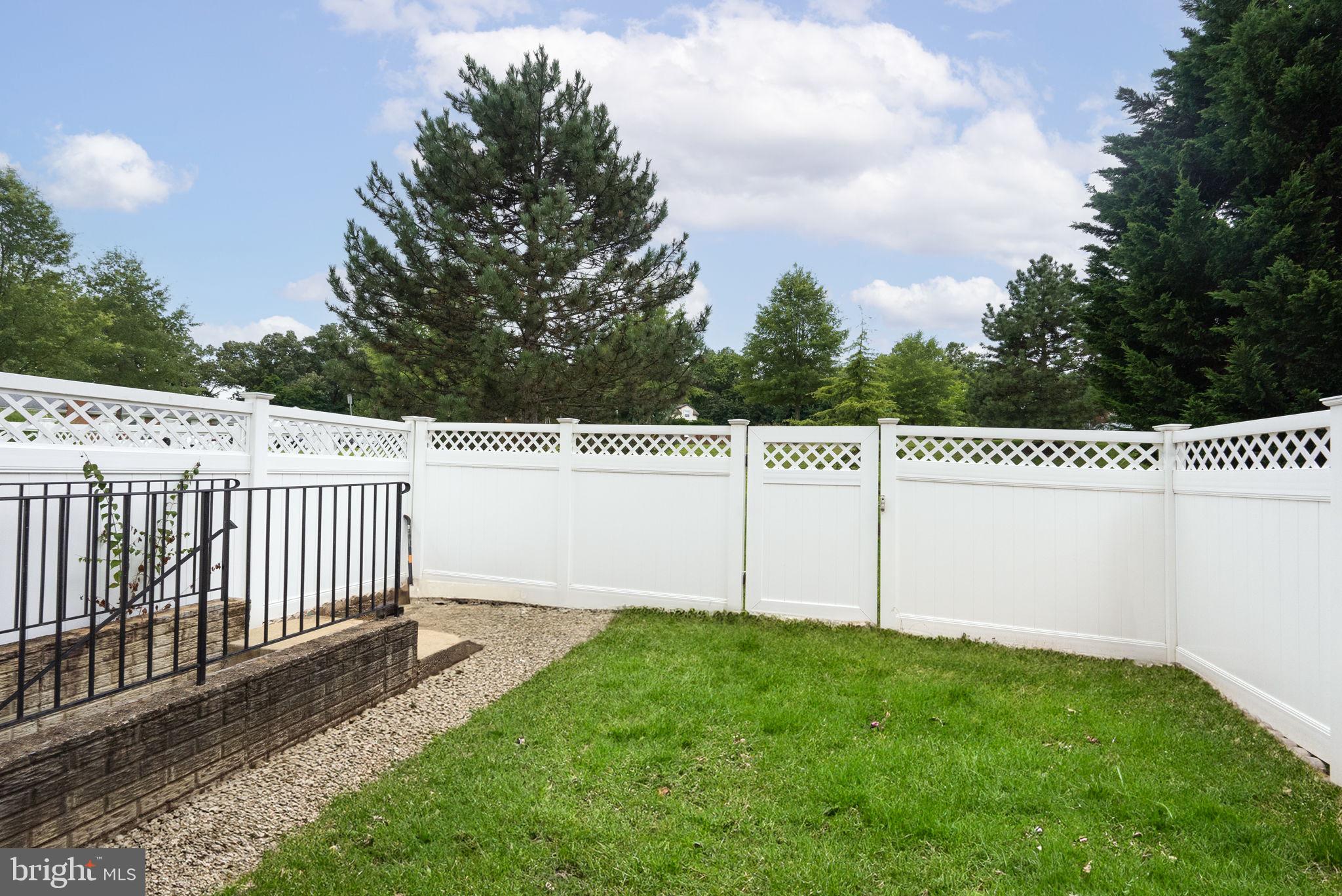 WHITE OAK - Residential Lease