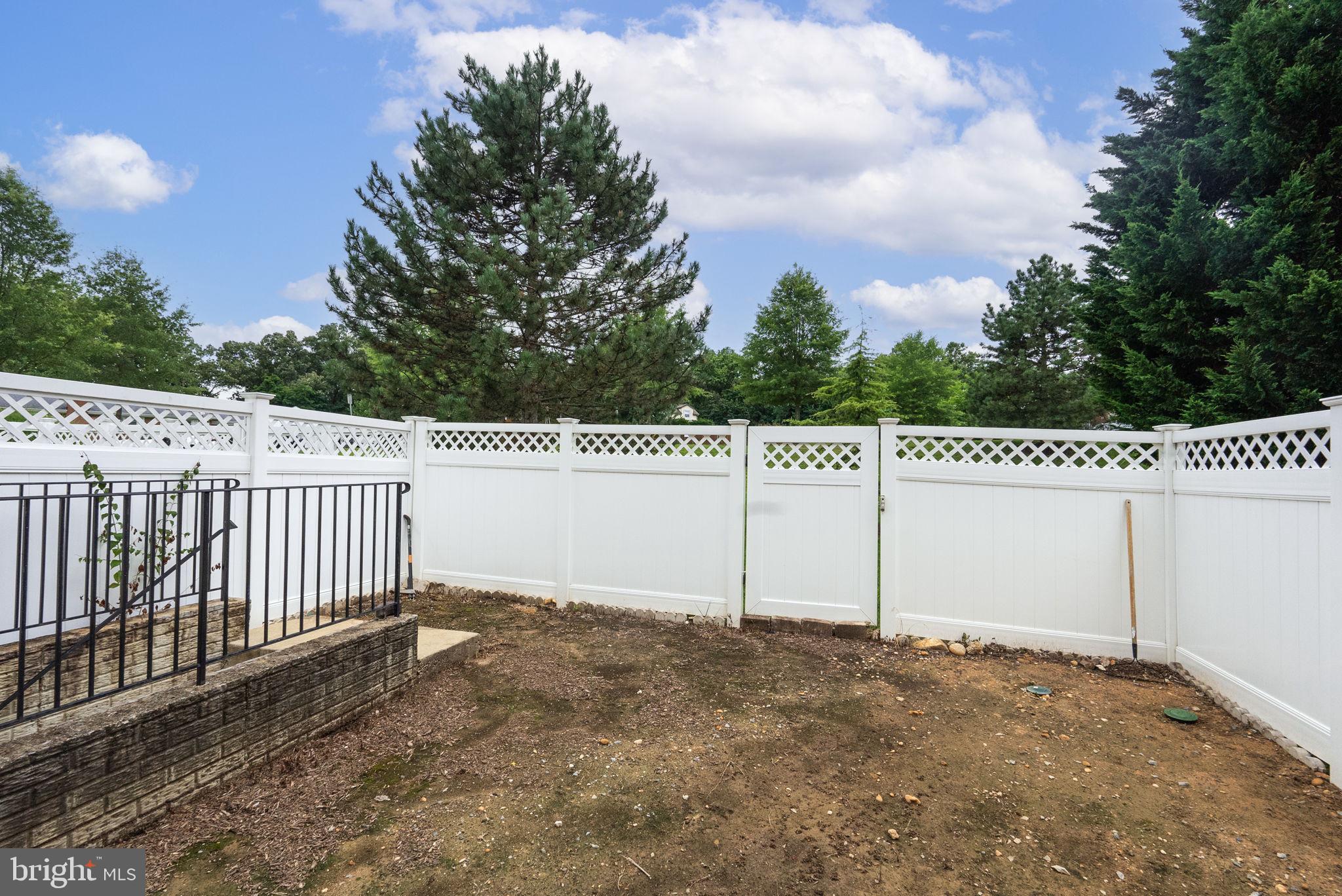 WHITE OAK - Residential Lease