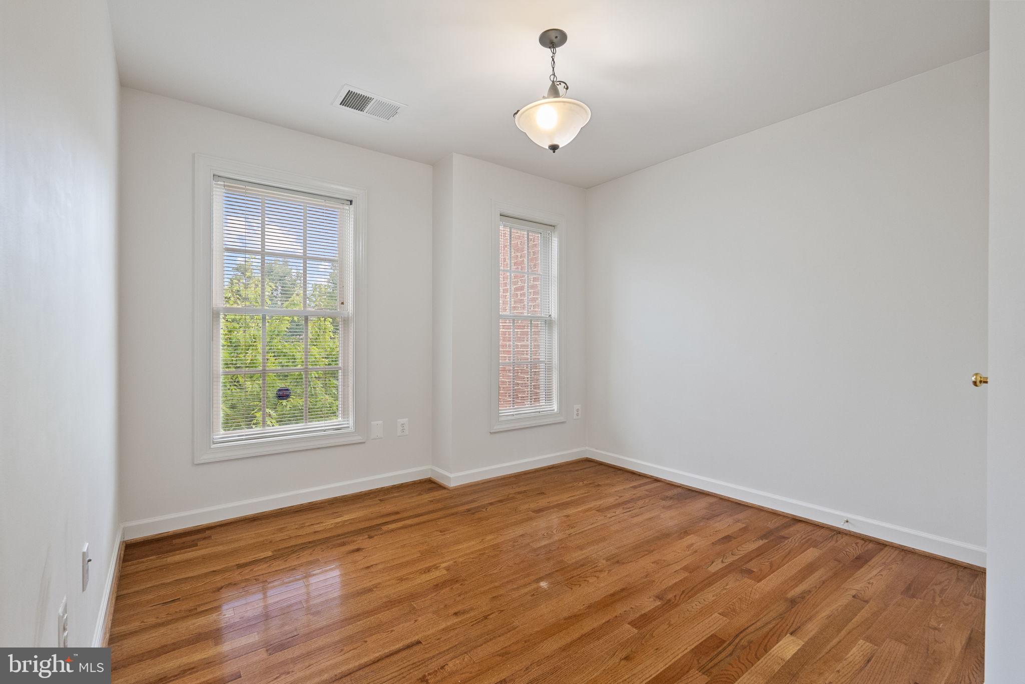 WHITE OAK - Residential Lease