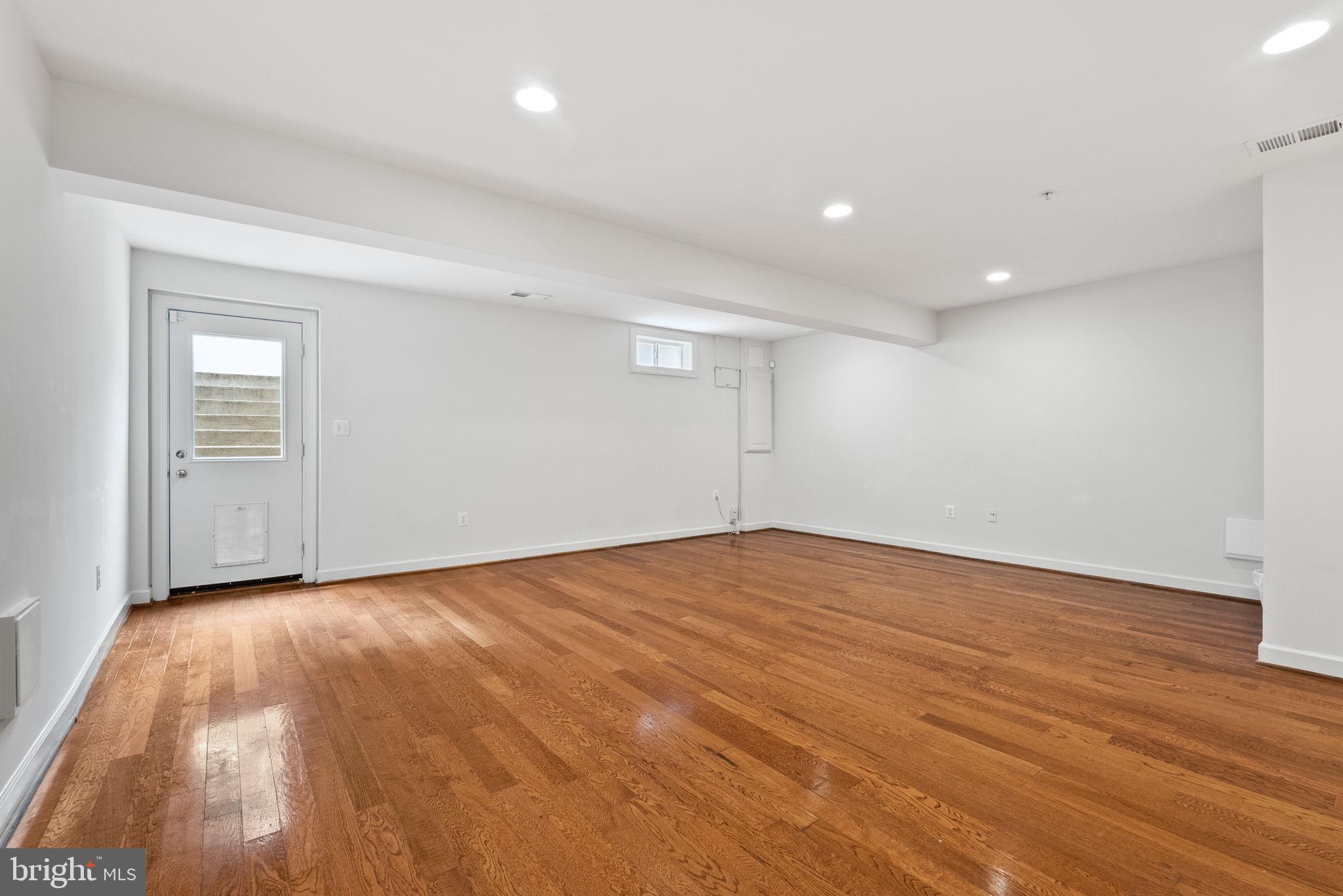 WHITE OAK - Residential Lease