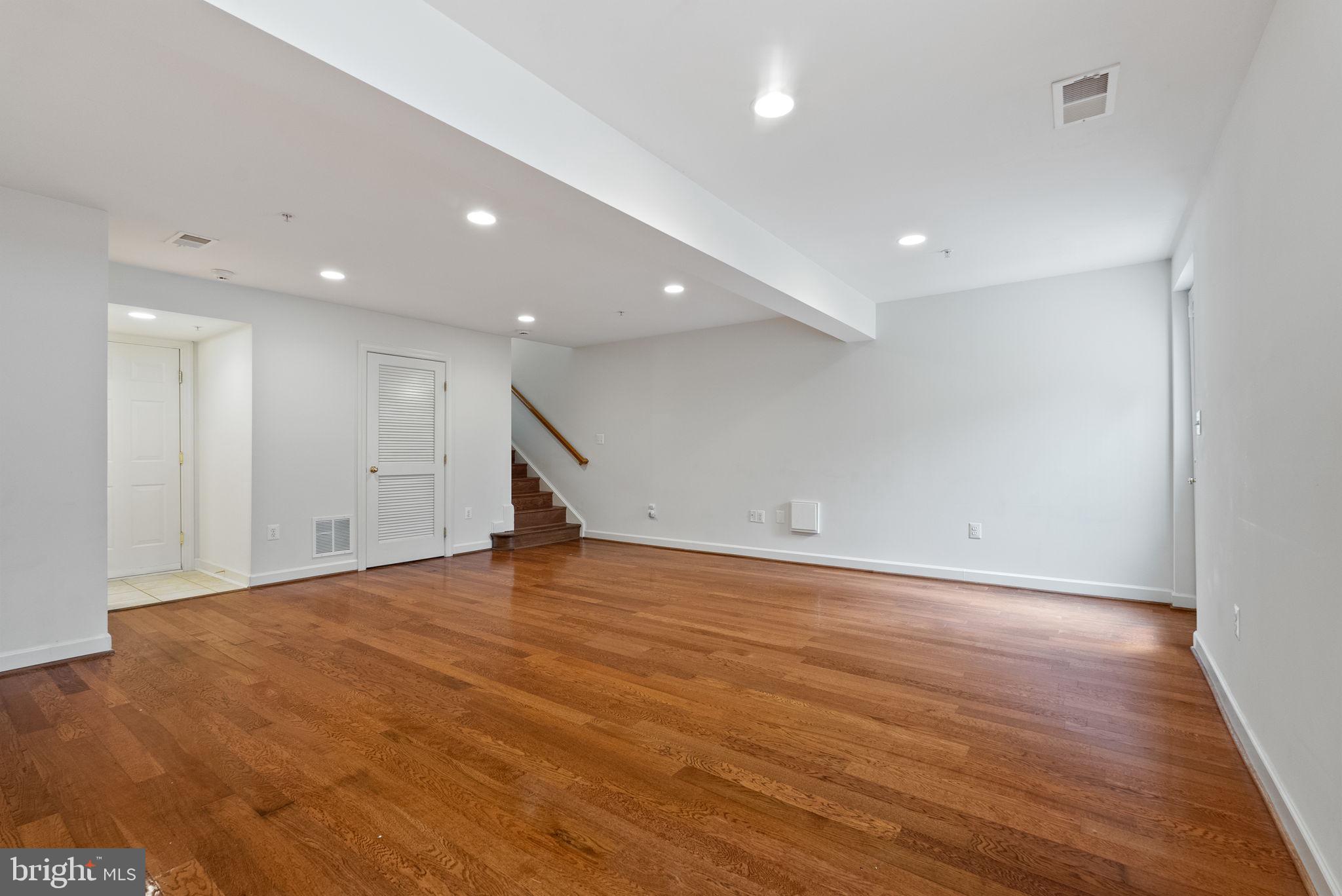 WHITE OAK - Residential Lease