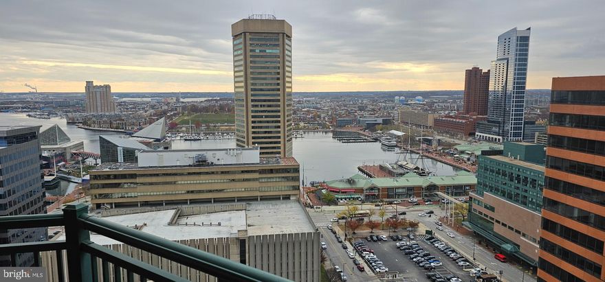 Stunning High-Floor Unit at 414 Water Street
Experience elevated living in this gorgeous high-floor unit featuring two spacious bedrooms, each with its own en-suite bathroom—ideal for roommates or guests. Relax and recharge with exclusive access to fantastic amenities, including a sparkling outdoor pool and a well-equipped gym. Need parking? An additional garage space is available for a monthly fee—reach out to the agent for details.

Discover the perfect blend of comfort and convenience—don’t miss out!